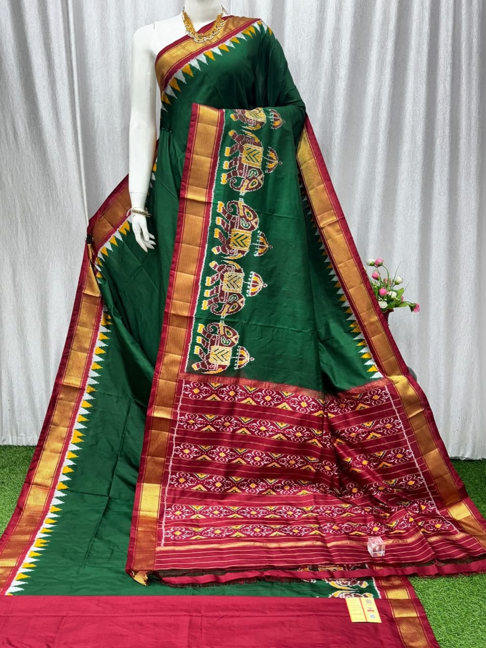 Pochampally Signature Dola Silk Saree
