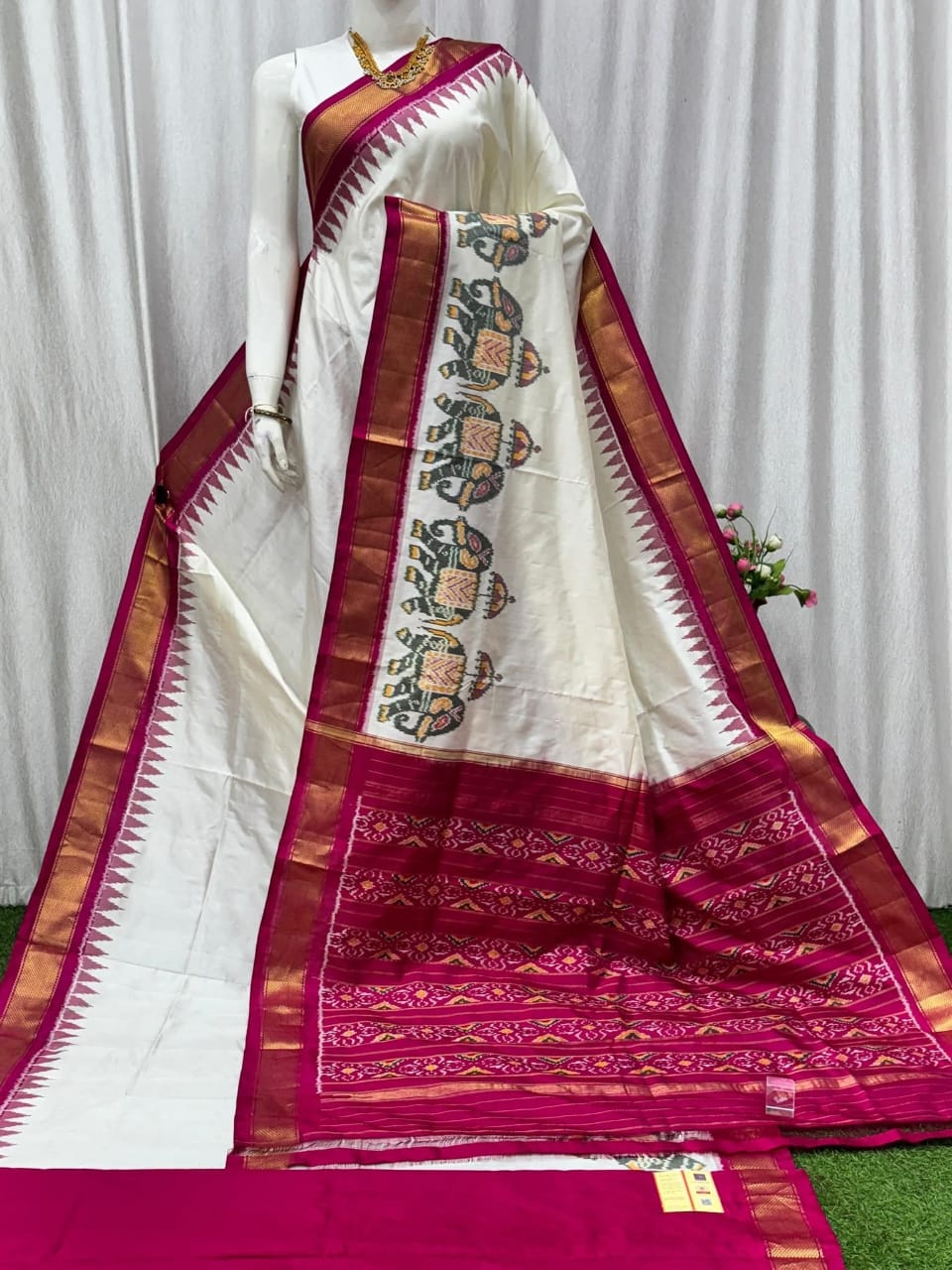 Pochampally Festive Dola Silk Saree