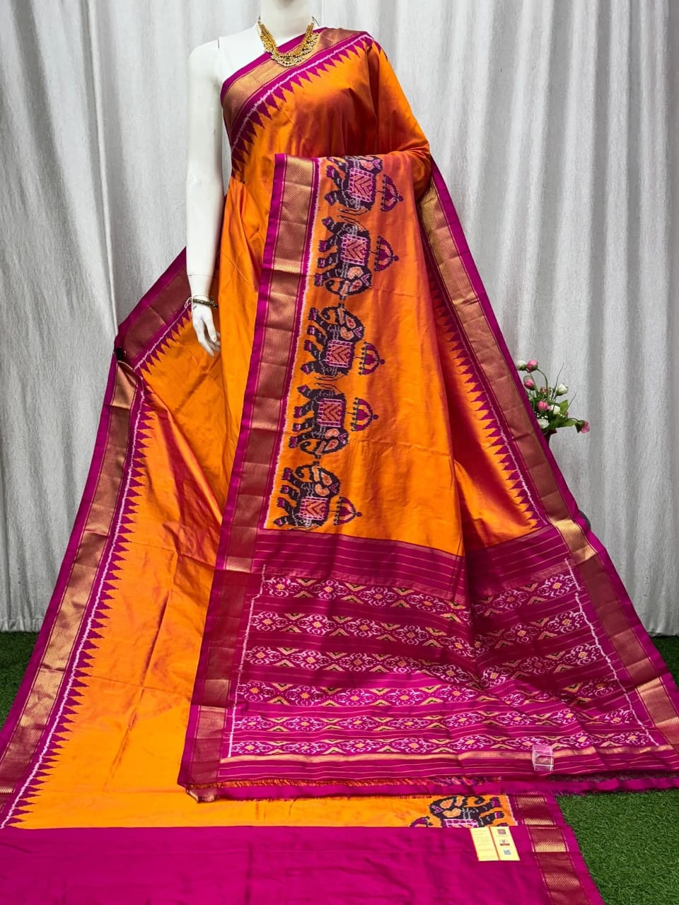 Pochampally Ethnic Dola Silk Saree