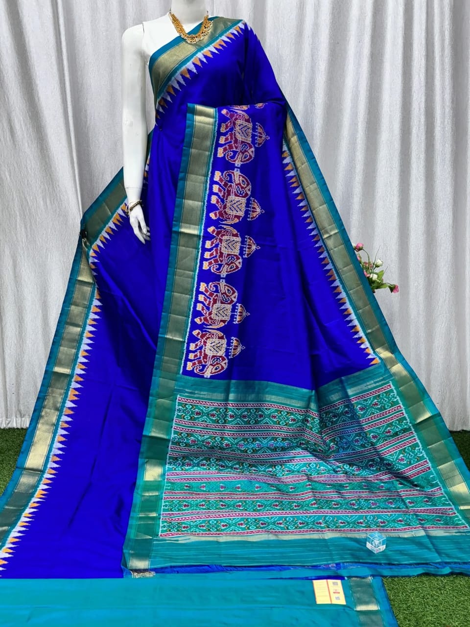 Pochampally Premium Dola Silk Saree