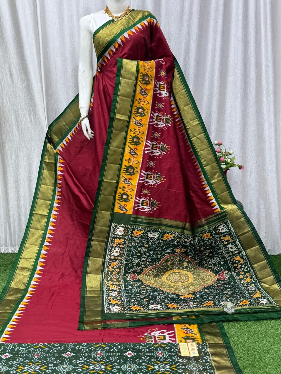 Pochampally Traditional Dola Silk Saree